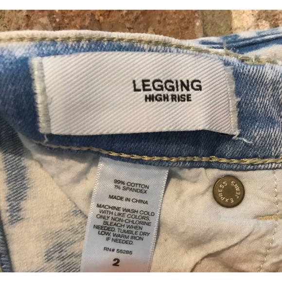 🎯EXPRESS Acid Wash Hi-Rise Legging - Picture 7 of 8